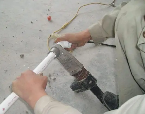 鼎湖漏水维修电话